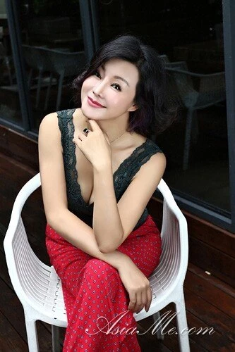 Sophia Profile image 2