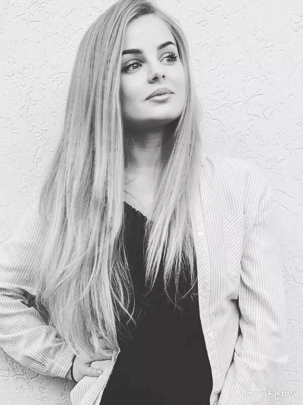 Oksana Profile image 5