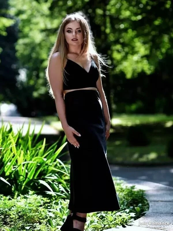 Oksana Profile image 3