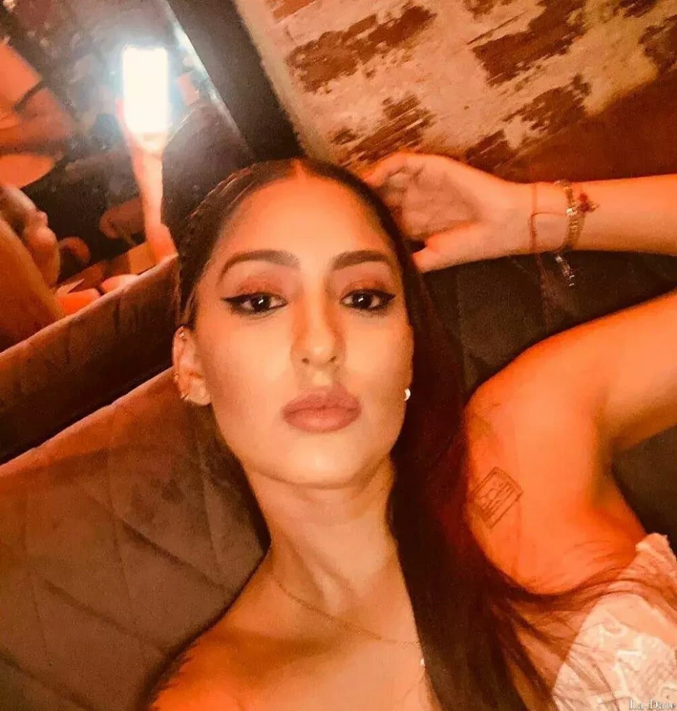 Rosana Profile image 2