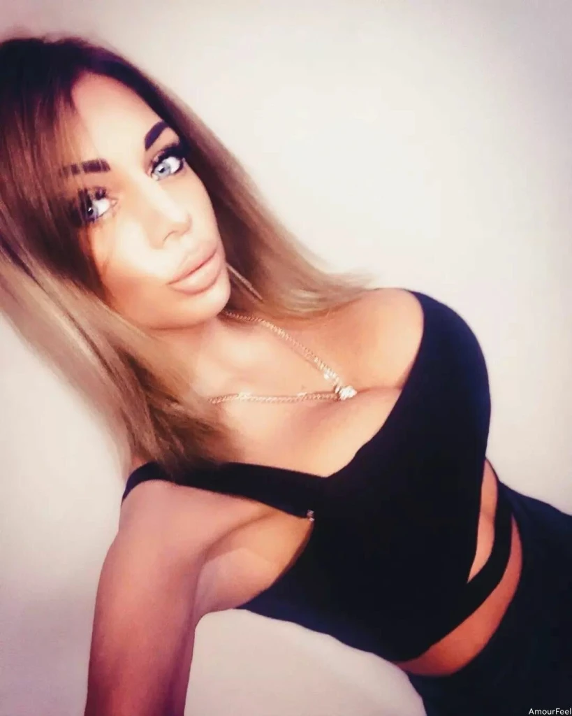 Alina Profile image 6