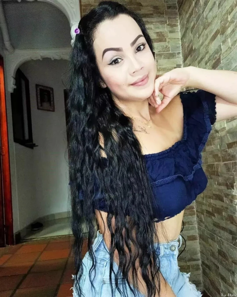 Paula Profile image 2