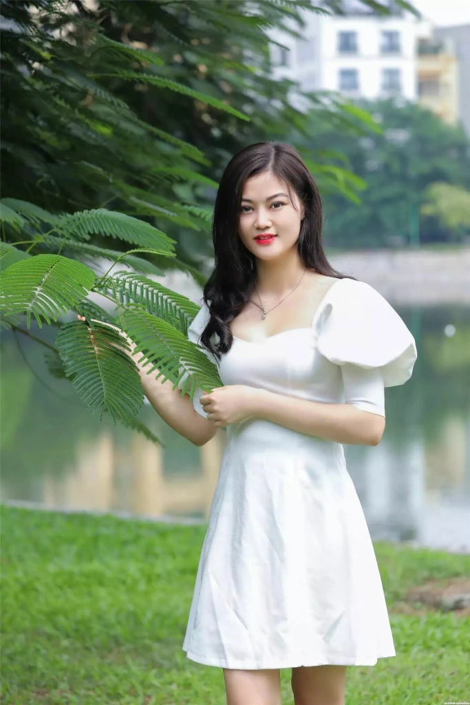 Doris Profile image 6