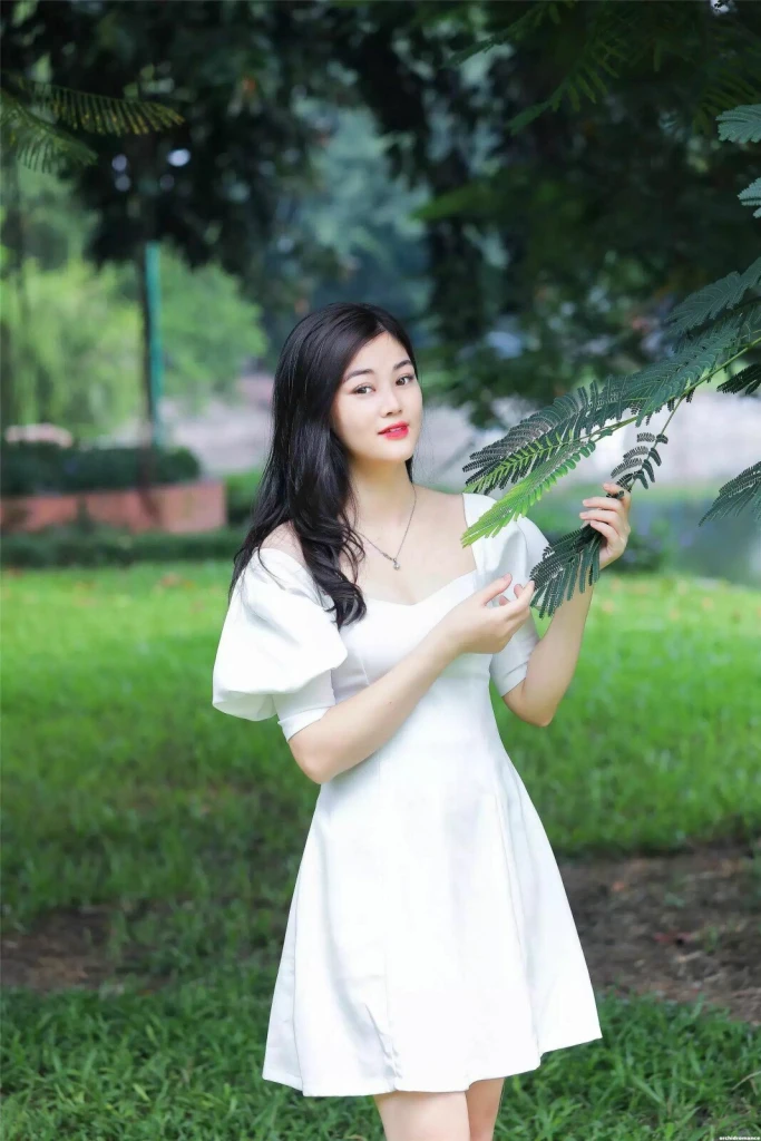 Doris Profile image 4