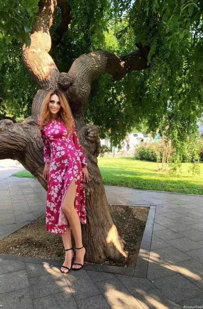 Elena Profile image 4