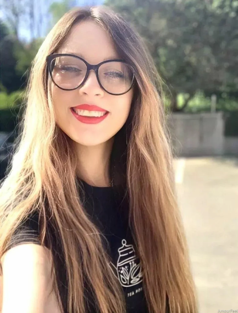 Elena Profile image 1