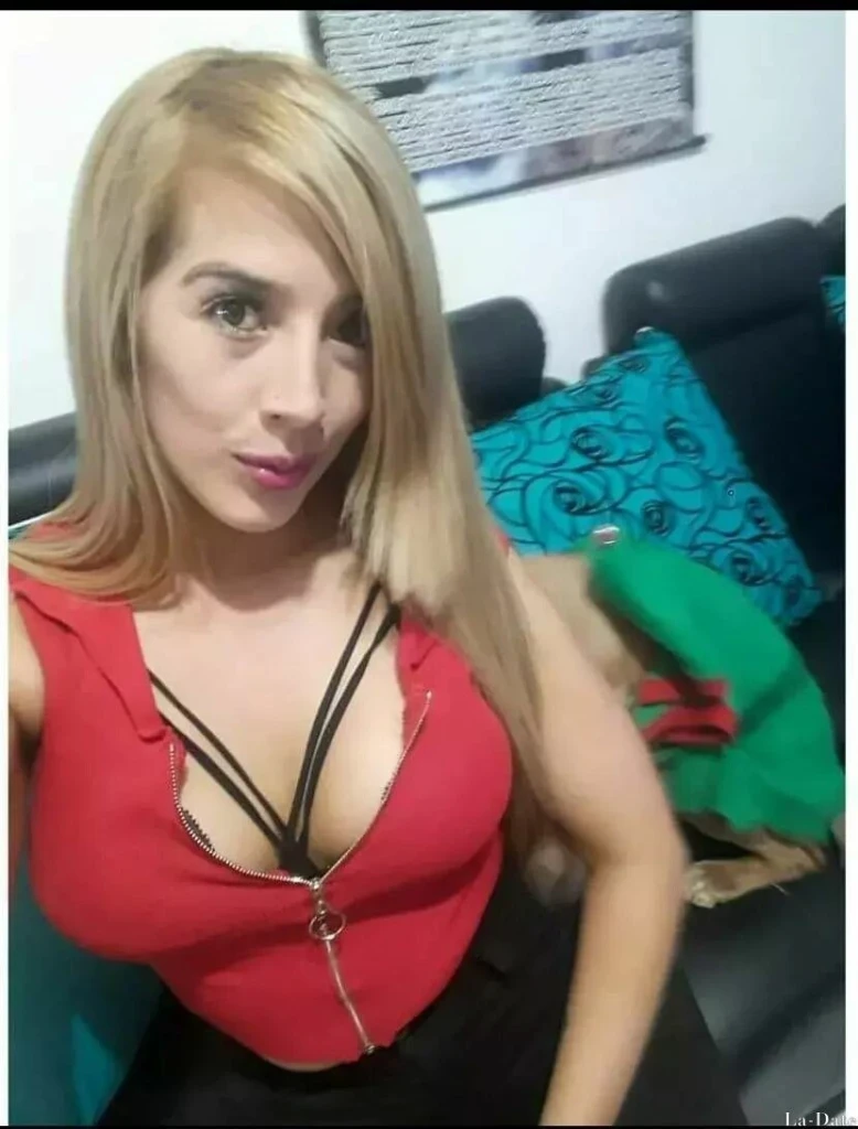 Paola Profile image 4