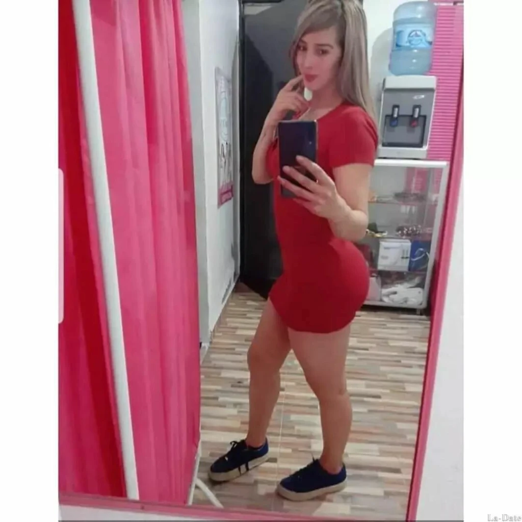 Paola Profile image 2