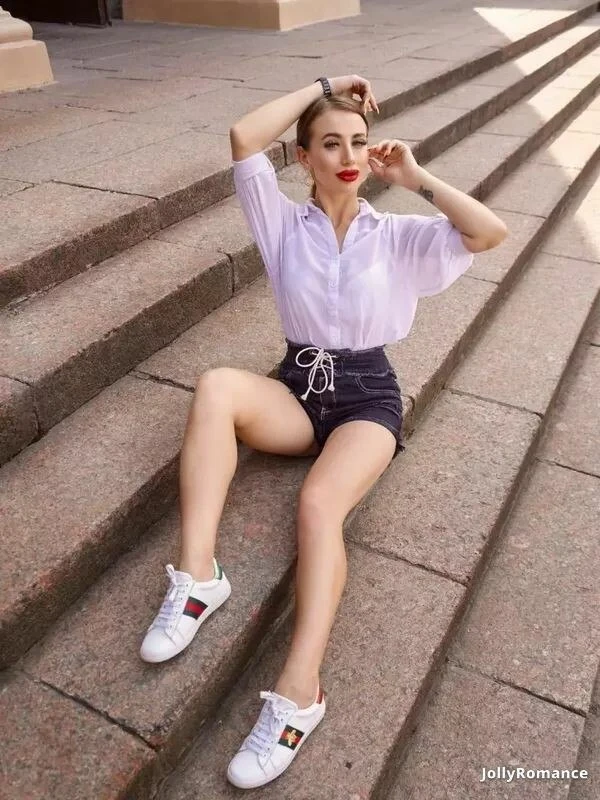 Lyudmila Profile image 5