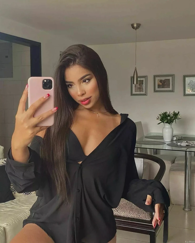 Camila Profile image 6