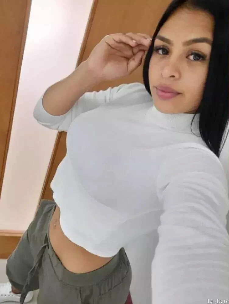 Alejandra Profile image 6