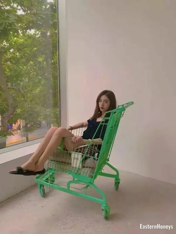 Qiulan Profile image 2