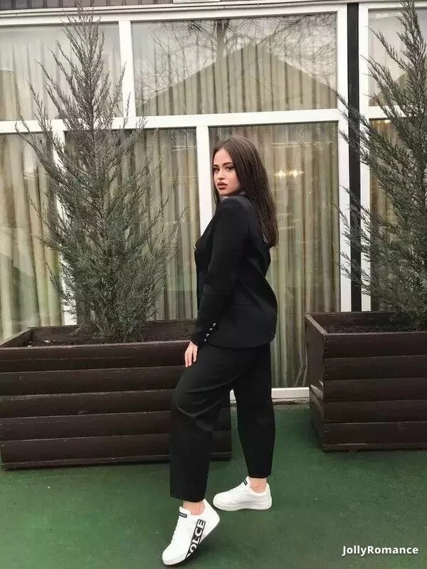 Anna Profile image 5