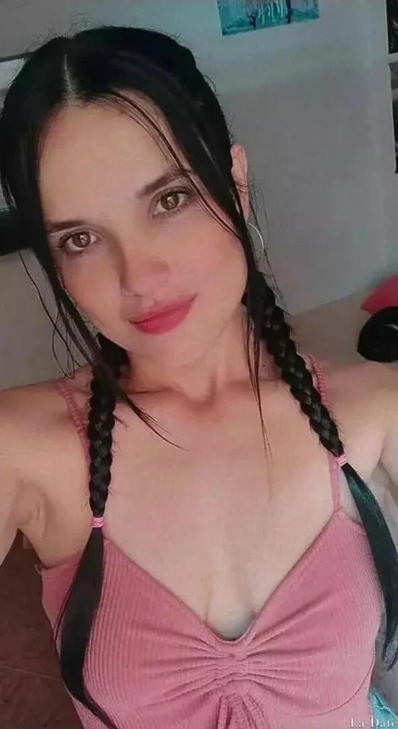 Manuela Profile image 1