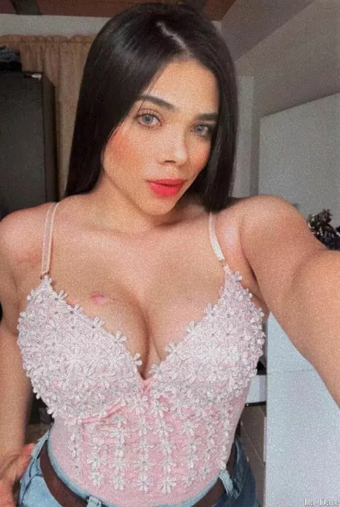 Paula Profile image 4