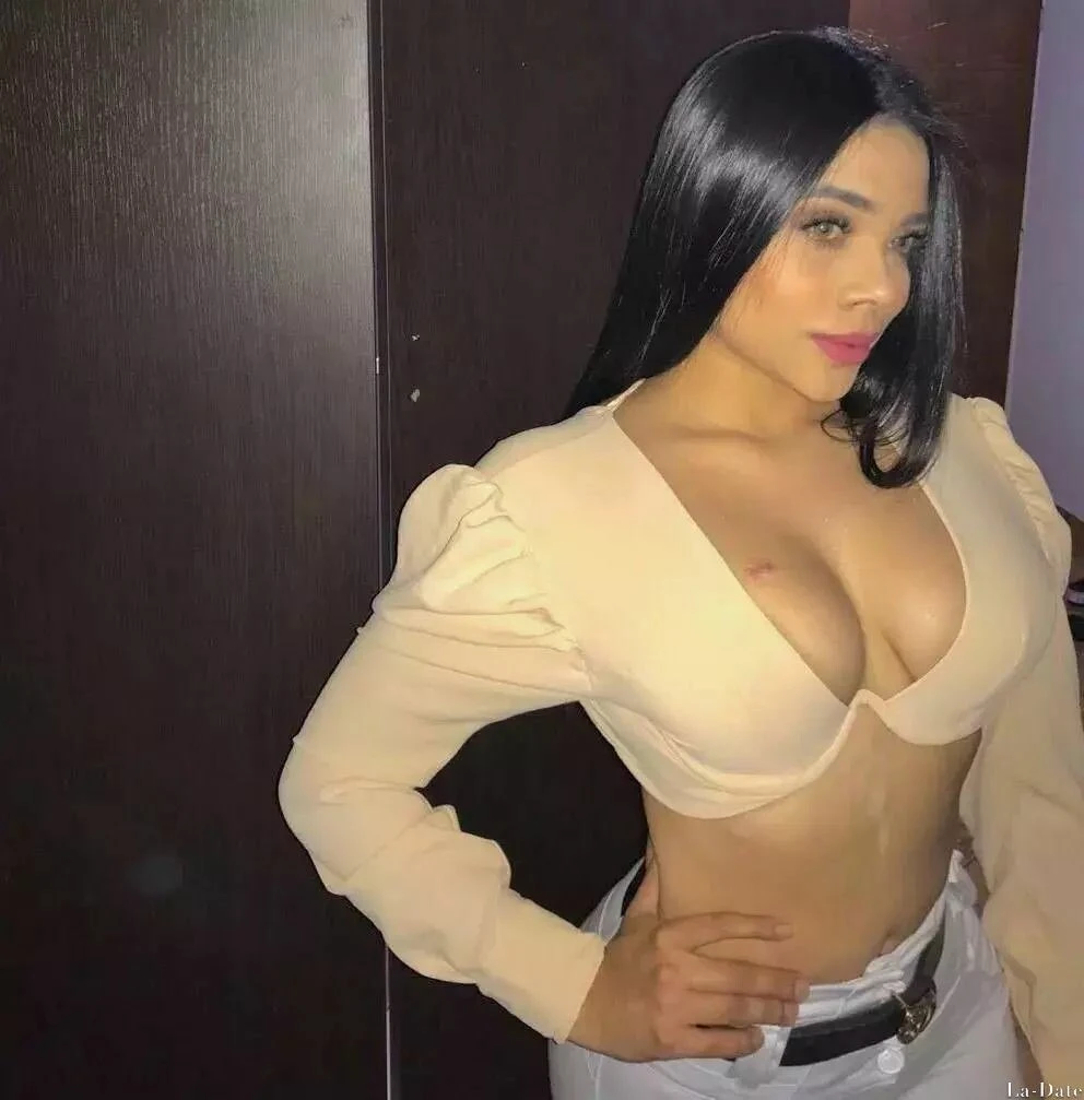 Paula Profile image 2