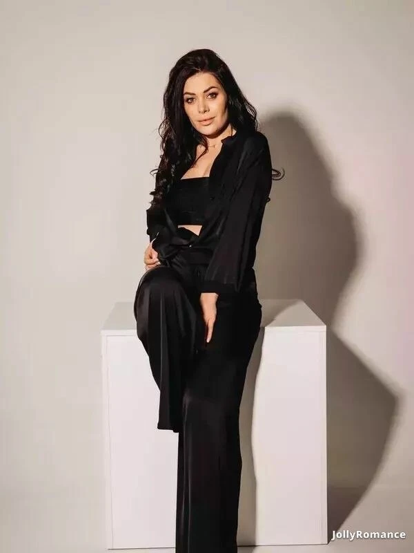 Yuliya Profile image 4