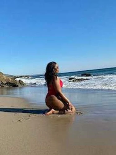 happychick70 Profile image 2