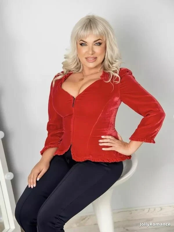 Olena Profile image 4