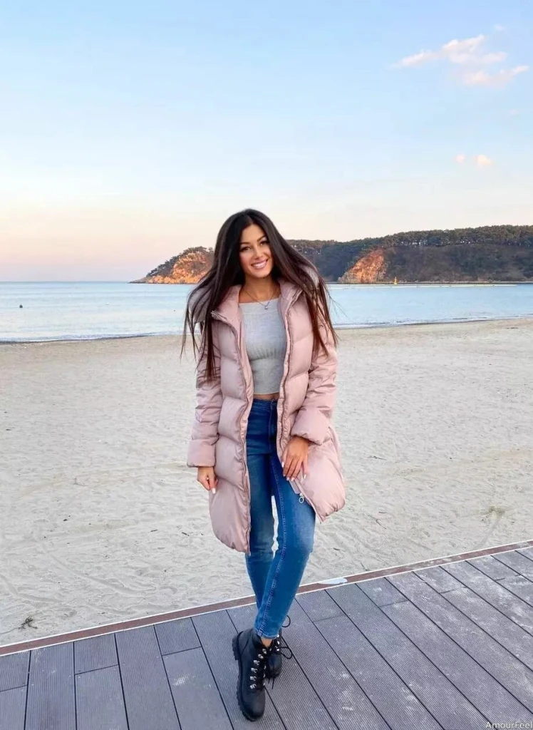 Viktoriia Profile image 6