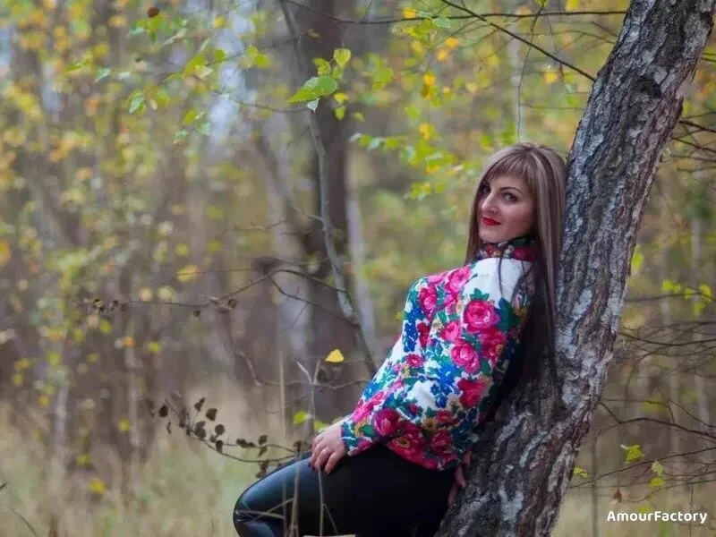 Elena Profile image 5