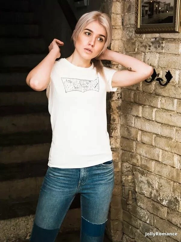 Julia Profile image 2