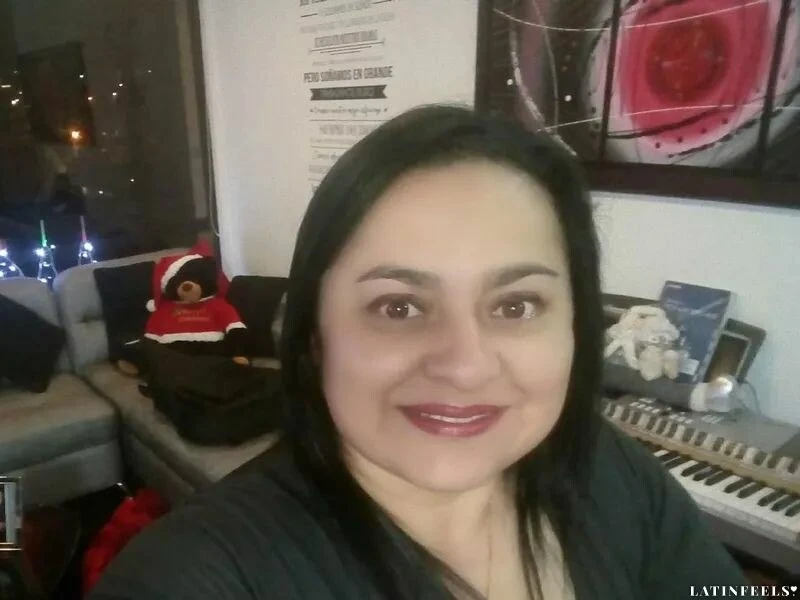 Elizabeth Profile image 1