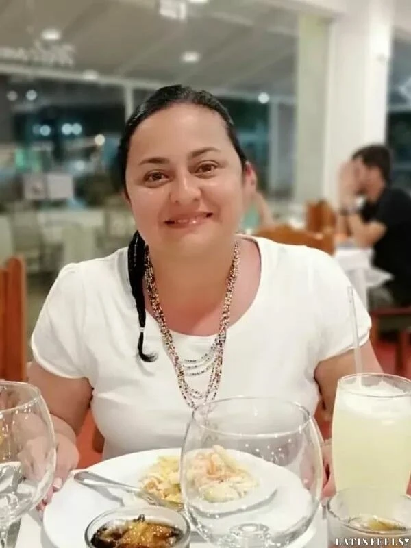 Elizabeth Profile image 5