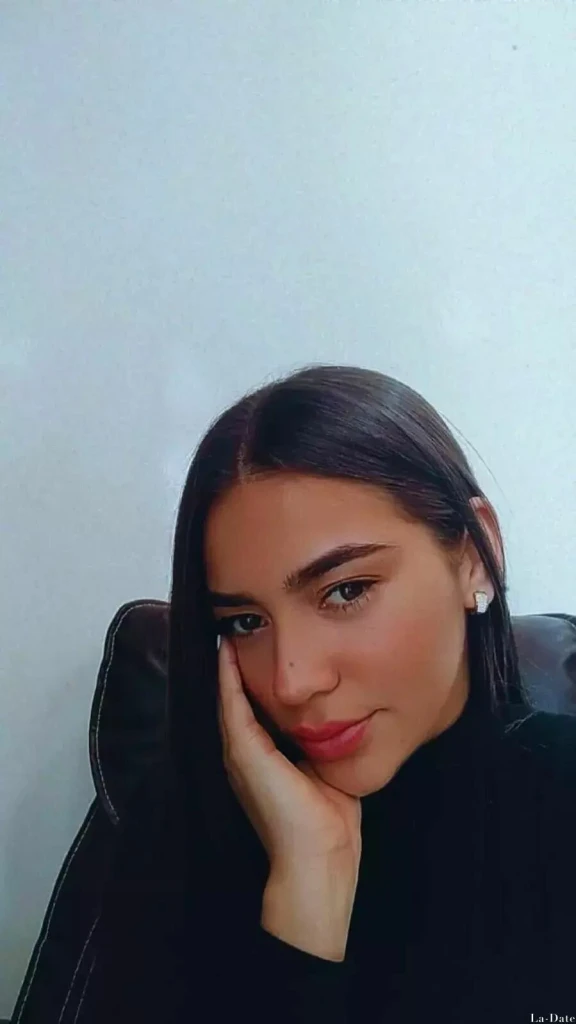 Melanny Profile image 6