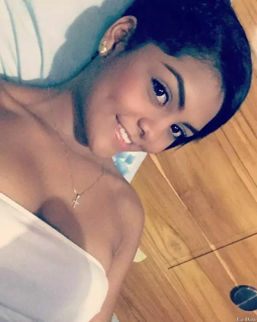 Valentina Profile image 2