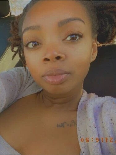 Clarissa19 Profile image 2