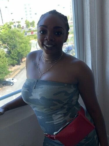 Clarissa19 Profile image 1