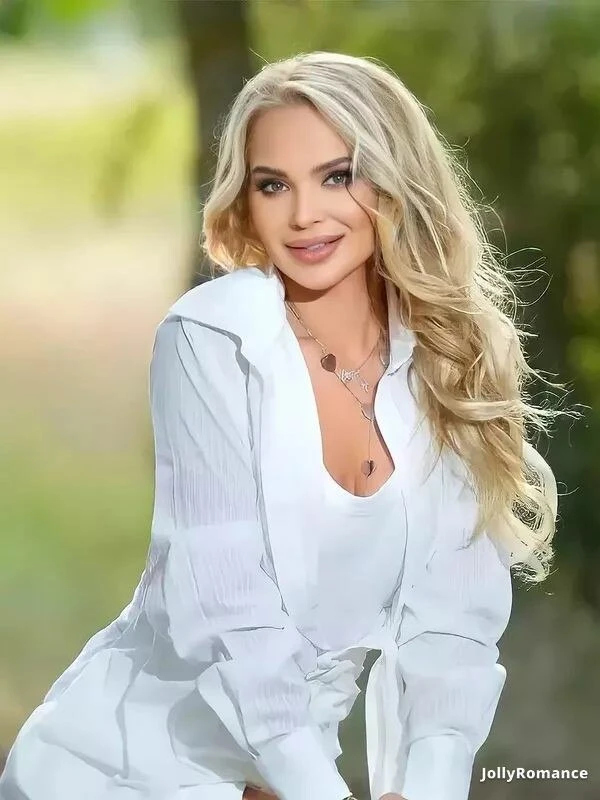 Yana Profile image 2