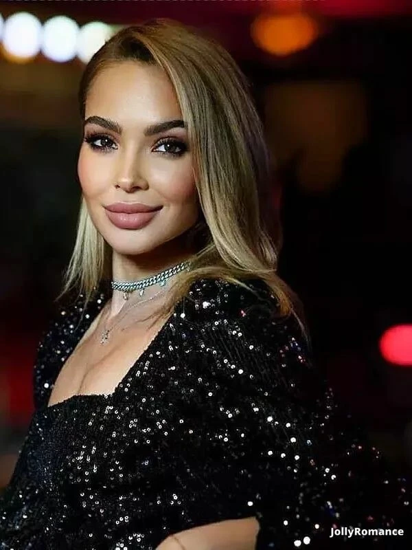 Yana Profile image 1