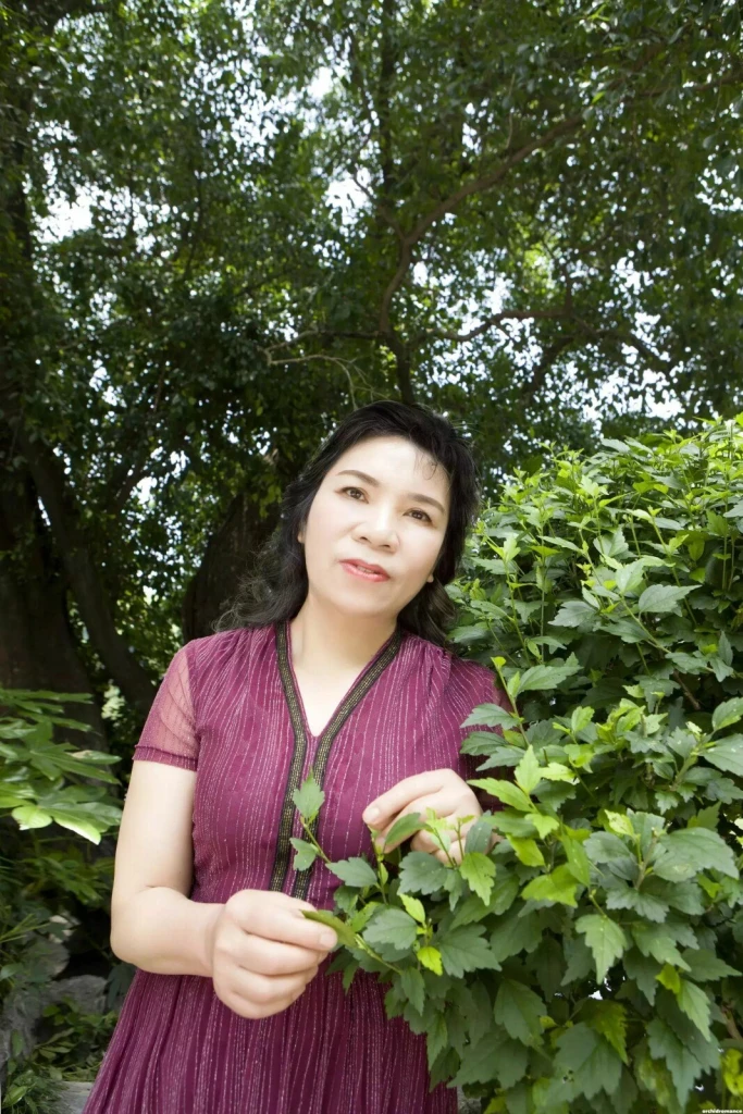 Shanshan Profile image 4